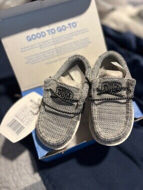 Wally Toddler Stretch, Hey Dudes